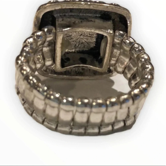 COSTUME JEWELRY NEW WOMENS RING SILVER STONE ELASTIC FALL WINTER GIFTS ONE SIZE - Picture 3 of 8